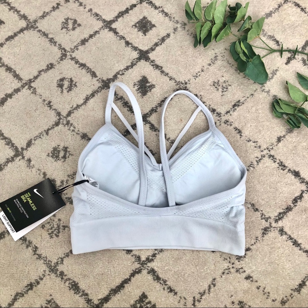❌SOLD❌ NEW Nike Infinity Seamless Sports Bra - Picture 2 of 5